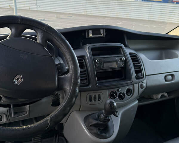 Білий Рено Трафік, об'ємом двигуна 2 л та пробігом 250 тис. км за 14500 $, фото 13 на Automoto.ua