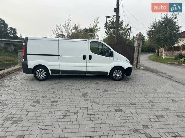 Белый Рено Трафик, объемом двигателя 2 л и пробегом 212 тыс. км за 8600 $, фото 3 на Automoto.ua
