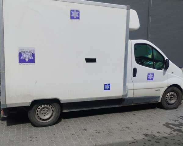 Білий Рено Трафік, об'ємом двигуна 2 л та пробігом 294 тис. км за 10900 $, фото 1 на Automoto.ua