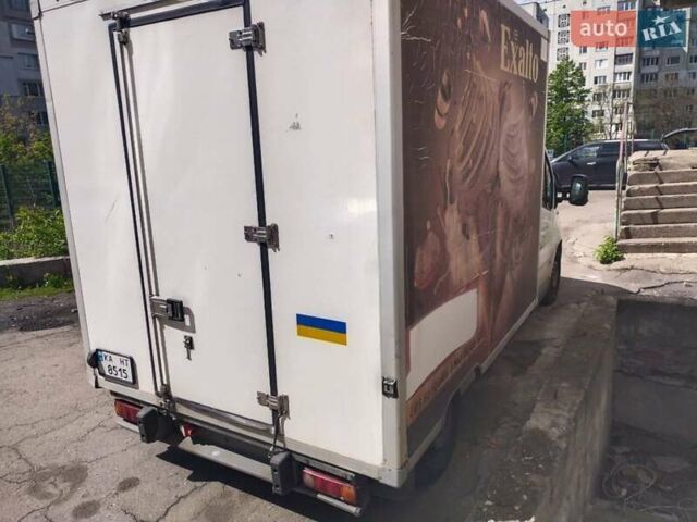 Белый Рено Трафик, объемом двигателя 2 л и пробегом 300 тыс. км за 10800 $, фото 4 на Automoto.ua