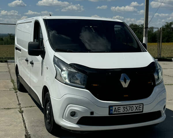 Белый Рено Трафик, объемом двигателя 1.6 л и пробегом 250 тыс. км за 15000 $, фото 3 на Automoto.ua