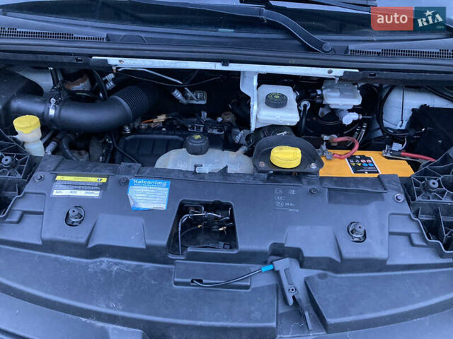 Белый Рено Трафик, объемом двигателя 1.6 л и пробегом 250 тыс. км за 15000 $, фото 11 на Automoto.ua