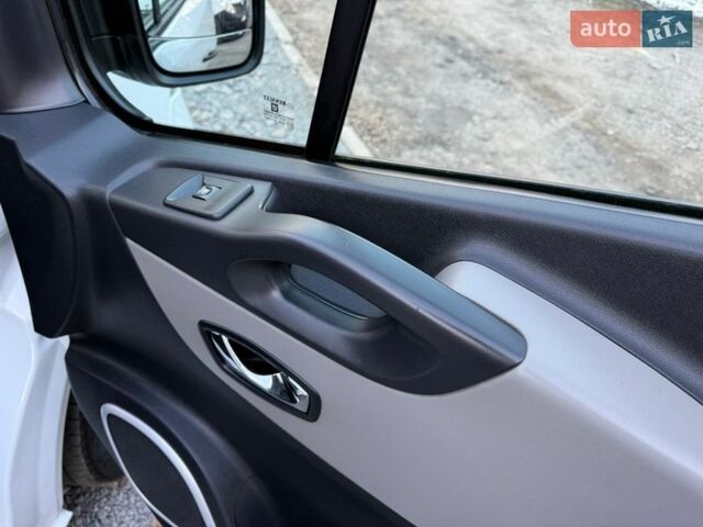 Белый Рено Трафик, объемом двигателя 1.6 л и пробегом 268 тыс. км за 16900 $, фото 32 на Automoto.ua