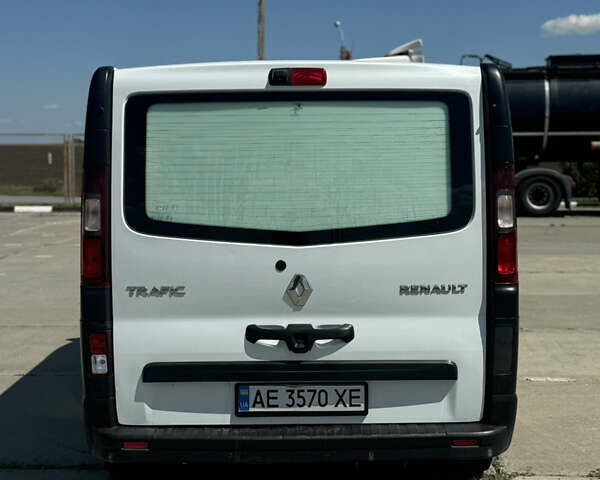 Белый Рено Трафик, объемом двигателя 1.6 л и пробегом 250 тыс. км за 15000 $, фото 8 на Automoto.ua