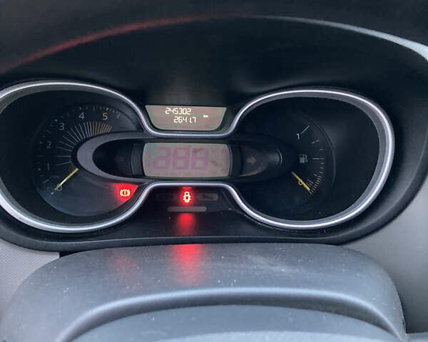 Белый Рено Трафик, объемом двигателя 1.6 л и пробегом 245 тыс. км за 14000 $, фото 9 на Automoto.ua