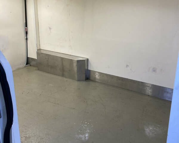 Белый Рено Трафик, объемом двигателя 1.6 л и пробегом 250 тыс. км за 15000 $, фото 12 на Automoto.ua