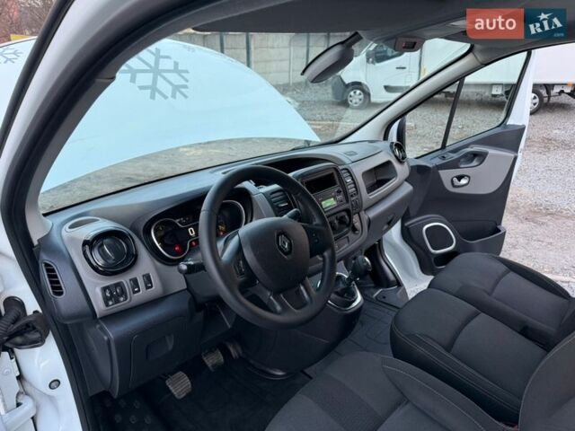 Белый Рено Трафик, объемом двигателя 1.6 л и пробегом 268 тыс. км за 16900 $, фото 20 на Automoto.ua