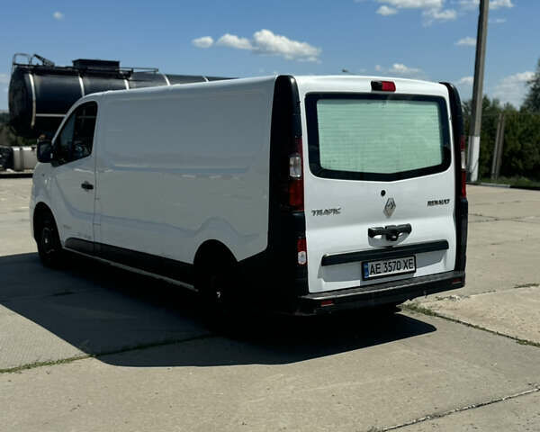 Белый Рено Трафик, объемом двигателя 1.6 л и пробегом 250 тыс. км за 15000 $, фото 7 на Automoto.ua