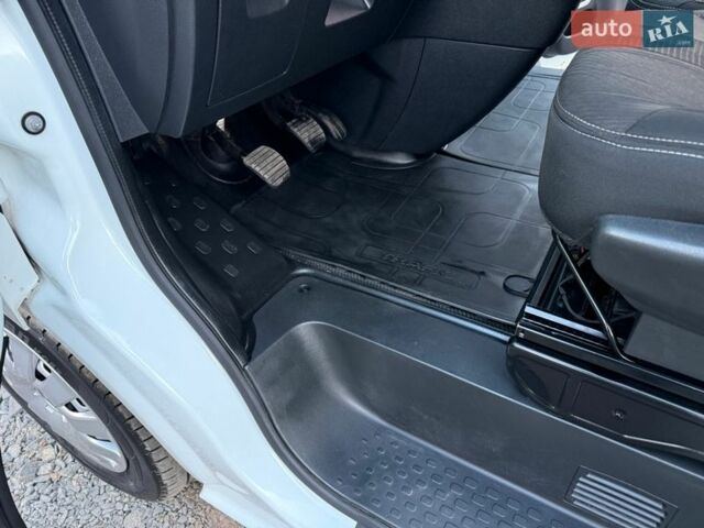 Белый Рено Трафик, объемом двигателя 1.6 л и пробегом 268 тыс. км за 16900 $, фото 22 на Automoto.ua