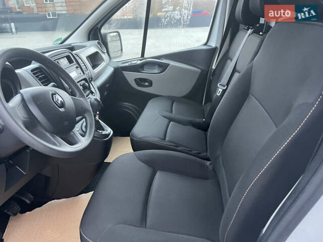 Белый Рено Трафик, объемом двигателя 1.6 л и пробегом 217 тыс. км за 16400 $, фото 9 на Automoto.ua