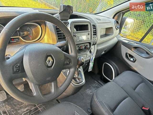 Білий Рено Трафік, об'ємом двигуна 1.6 л та пробігом 120 тис. км за 19900 $, фото 8 на Automoto.ua