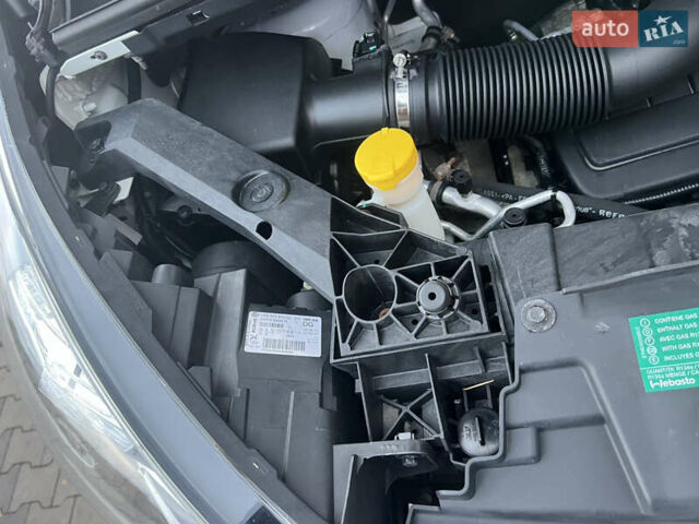 Белый Рено Трафик, объемом двигателя 1.6 л и пробегом 217 тыс. км за 16400 $, фото 4 на Automoto.ua