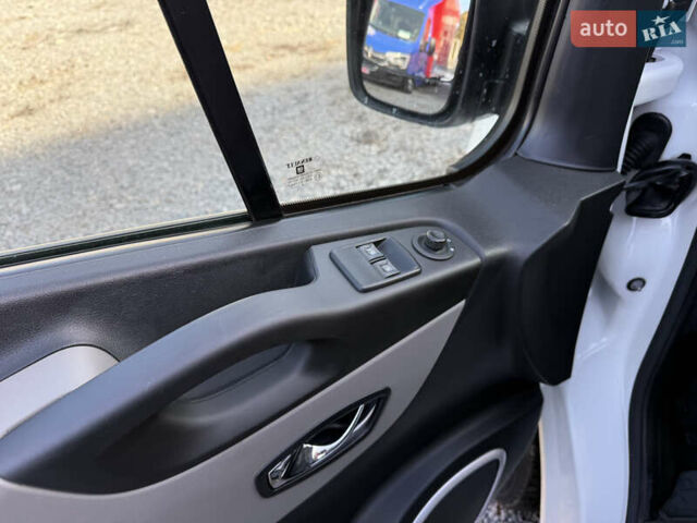 Білий Рено Трафік, об'ємом двигуна 1.6 л та пробігом 165 тис. км за 16900 $, фото 18 на Automoto.ua