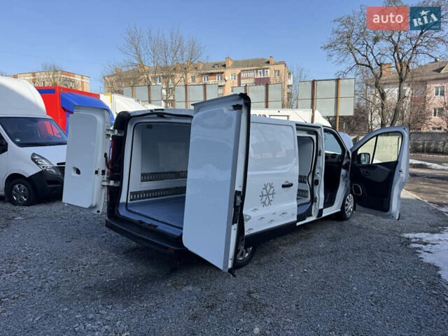 Белый Рено Трафик, объемом двигателя 1.6 л и пробегом 165 тыс. км за 15555 $, фото 14 на Automoto.ua