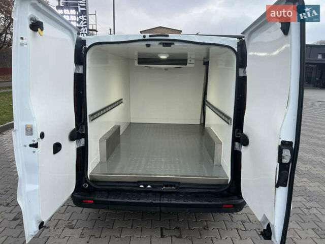 Белый Рено Трафик, объемом двигателя 1.6 л и пробегом 217 тыс. км за 16400 $, фото 13 на Automoto.ua