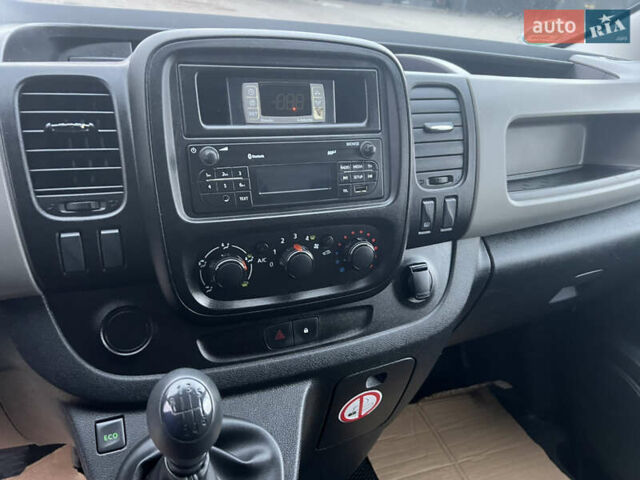 Белый Рено Трафик, объемом двигателя 1.6 л и пробегом 217 тыс. км за 16400 $, фото 8 на Automoto.ua