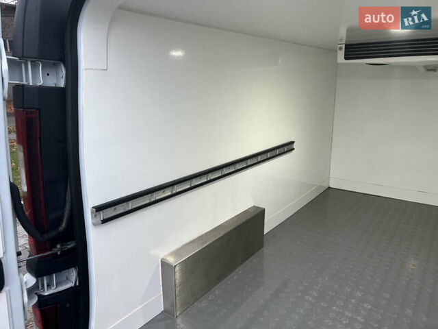 Белый Рено Трафик, объемом двигателя 1.6 л и пробегом 217 тыс. км за 16400 $, фото 10 на Automoto.ua