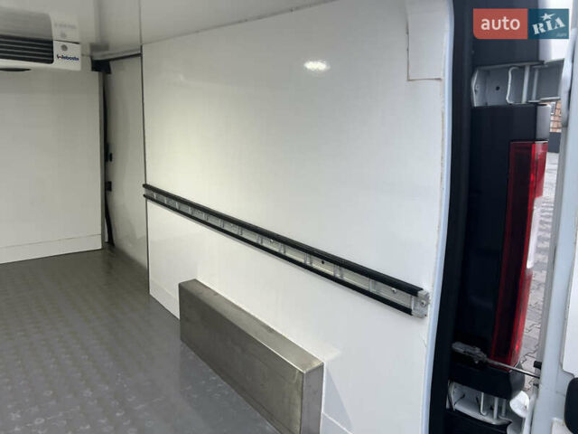 Белый Рено Трафик, объемом двигателя 1.6 л и пробегом 217 тыс. км за 16400 $, фото 11 на Automoto.ua