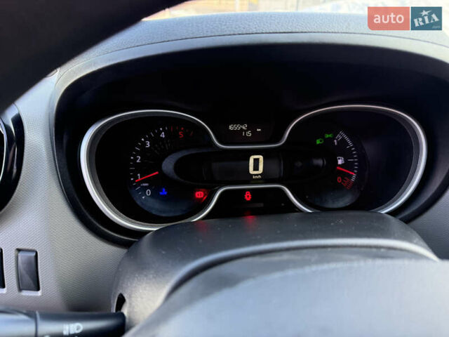 Білий Рено Трафік, об'ємом двигуна 1.6 л та пробігом 165 тис. км за 16900 $, фото 23 на Automoto.ua