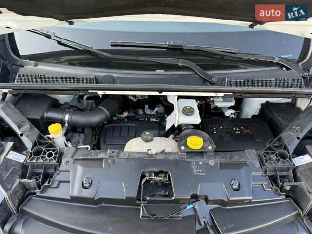 Білий Рено Трафік, об'ємом двигуна 1.6 л та пробігом 165 тис. км за 16900 $, фото 16 на Automoto.ua