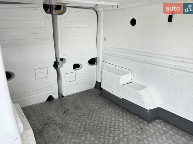 Білий Рено Трафік, об'ємом двигуна 1.6 л та пробігом 120 тис. км за 19900 $, фото 5 на Automoto.ua