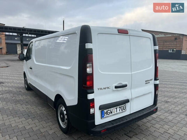 Белый Рено Трафик, объемом двигателя 1.6 л и пробегом 217 тыс. км за 16400 $, фото 19 на Automoto.ua