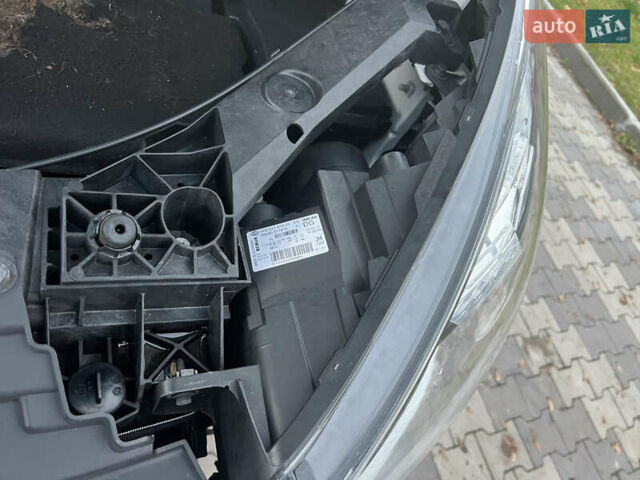 Белый Рено Трафик, объемом двигателя 1.6 л и пробегом 217 тыс. км за 16400 $, фото 3 на Automoto.ua