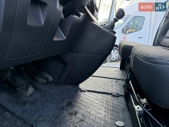 Білий Рено Трафік, об'ємом двигуна 1.6 л та пробігом 165 тис. км за 16900 $, фото 21 на Automoto.ua