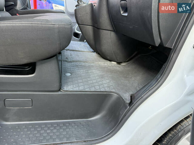 Білий Рено Трафік, об'ємом двигуна 1.6 л та пробігом 165 тис. км за 16900 $, фото 34 на Automoto.ua