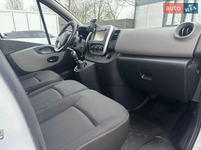 Белый Рено Трафик, объемом двигателя 1.6 л и пробегом 215 тыс. км за 18200 $, фото 11 на Automoto.ua