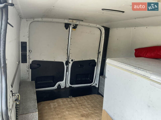 Білий Рено Трафік, об'ємом двигуна 1.6 л та пробігом 400 тис. км за 15500 $, фото 19 на Automoto.ua