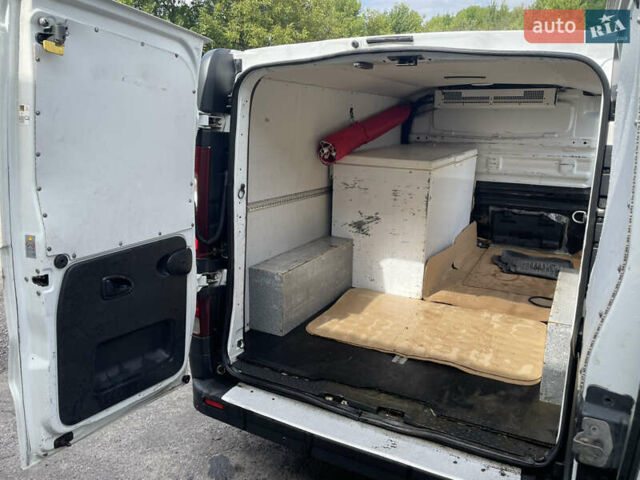Білий Рено Трафік, об'ємом двигуна 1.6 л та пробігом 400 тис. км за 15500 $, фото 21 на Automoto.ua