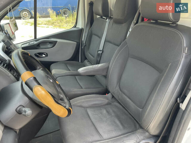Білий Рено Трафік, об'ємом двигуна 1.6 л та пробігом 400 тис. км за 15500 $, фото 10 на Automoto.ua