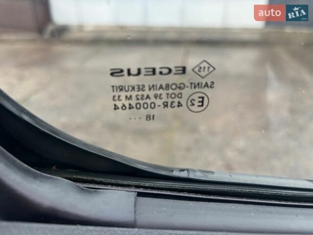 Белый Рено Трафик, объемом двигателя 1.6 л и пробегом 215 тыс. км за 18200 $, фото 9 на Automoto.ua