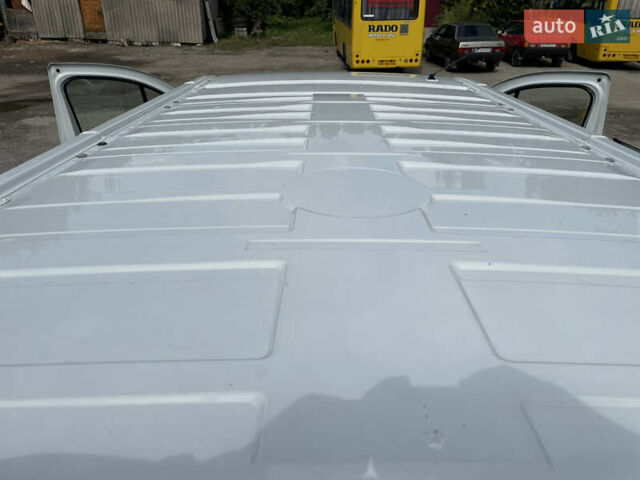 Білий Рено Трафік, об'ємом двигуна 1.6 л та пробігом 400 тис. км за 15500 $, фото 24 на Automoto.ua