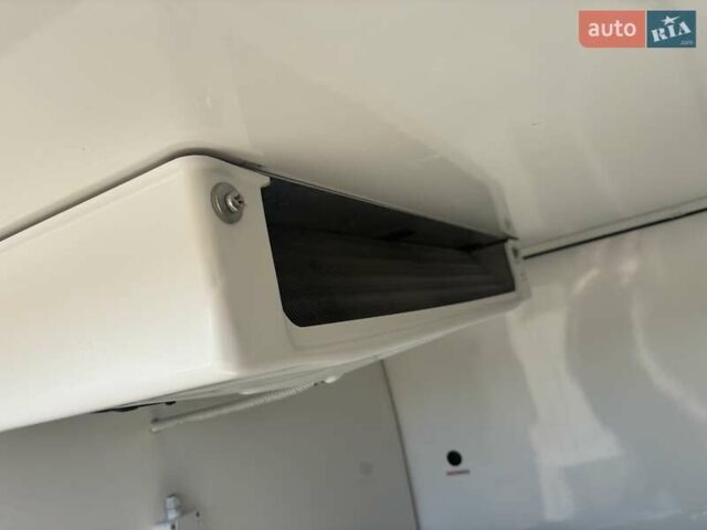 Белый Рено Трафик, объемом двигателя 1.6 л и пробегом 215 тыс. км за 19800 $, фото 9 на Automoto.ua