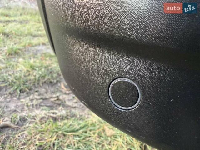 Білий Рено Трафік, об'ємом двигуна 1.6 л та пробігом 150 тис. км за 19999 $, фото 35 на Automoto.ua