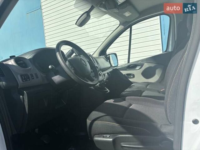 Белый Рено Трафик, объемом двигателя 1.6 л и пробегом 215 тыс. км за 19800 $, фото 16 на Automoto.ua