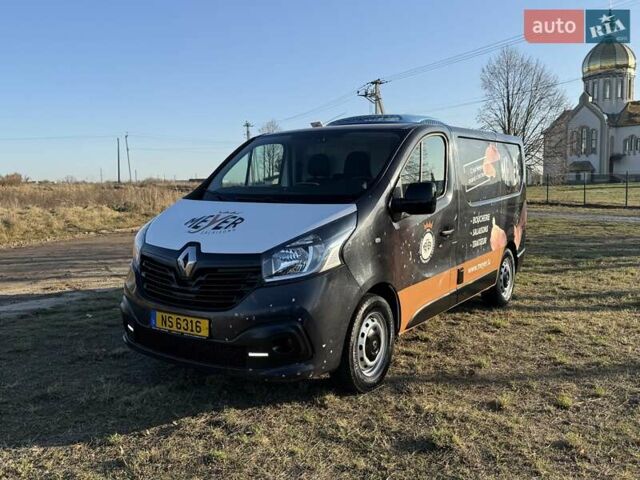Белый Рено Трафик, объемом двигателя 1.6 л и пробегом 219 тыс. км за 19700 $, фото 2 на Automoto.ua