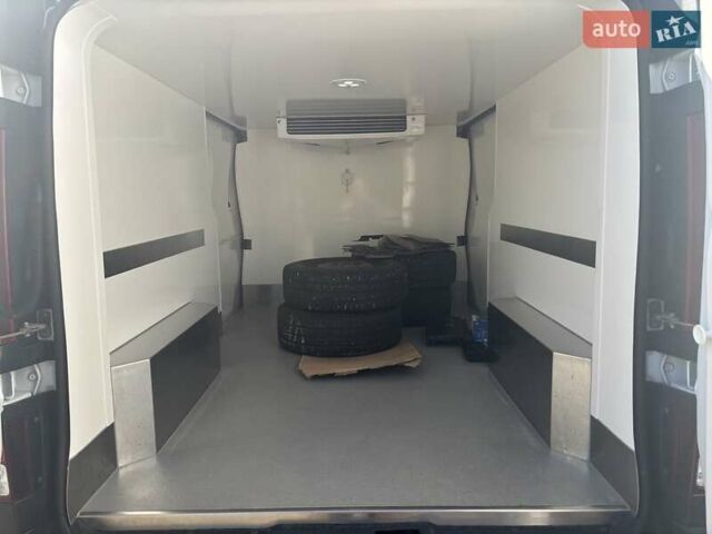 Белый Рено Трафик, объемом двигателя 1.6 л и пробегом 215 тыс. км за 19800 $, фото 7 на Automoto.ua