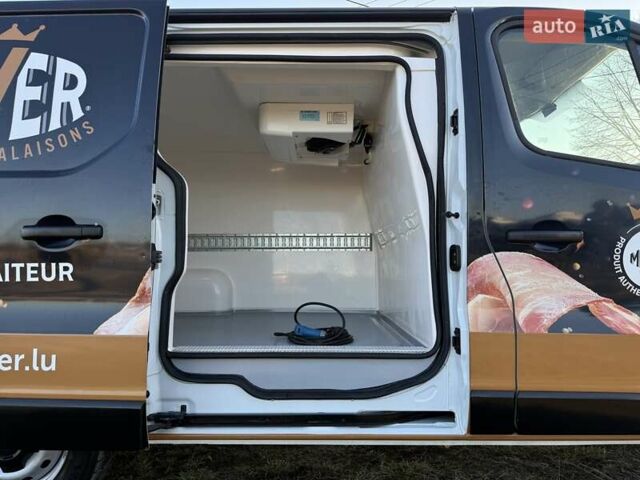 Белый Рено Трафик, объемом двигателя 1.6 л и пробегом 219 тыс. км за 19700 $, фото 19 на Automoto.ua