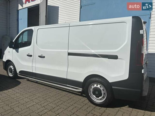Белый Рено Трафик, объемом двигателя 1.6 л и пробегом 215 тыс. км за 19800 $, фото 2 на Automoto.ua