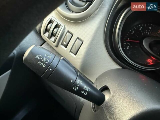 Білий Рено Трафік, об'ємом двигуна 1.6 л та пробігом 150 тис. км за 19999 $, фото 31 на Automoto.ua