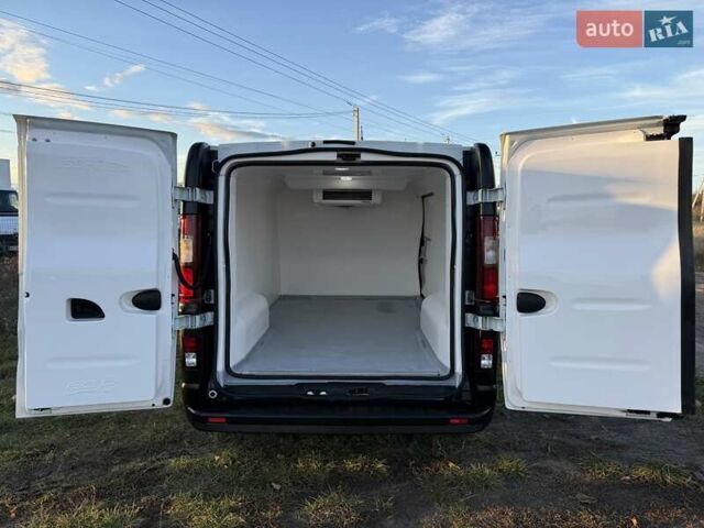 Білий Рено Трафік, об'ємом двигуна 1.6 л та пробігом 150 тис. км за 19999 $, фото 17 на Automoto.ua