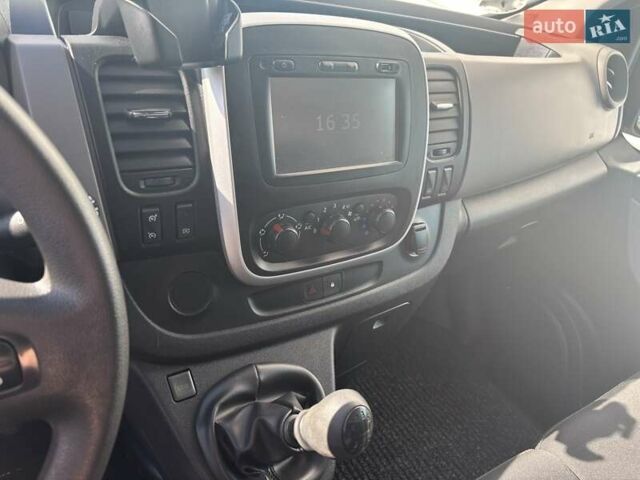 Белый Рено Трафик, объемом двигателя 1.6 л и пробегом 215 тыс. км за 19800 $, фото 13 на Automoto.ua