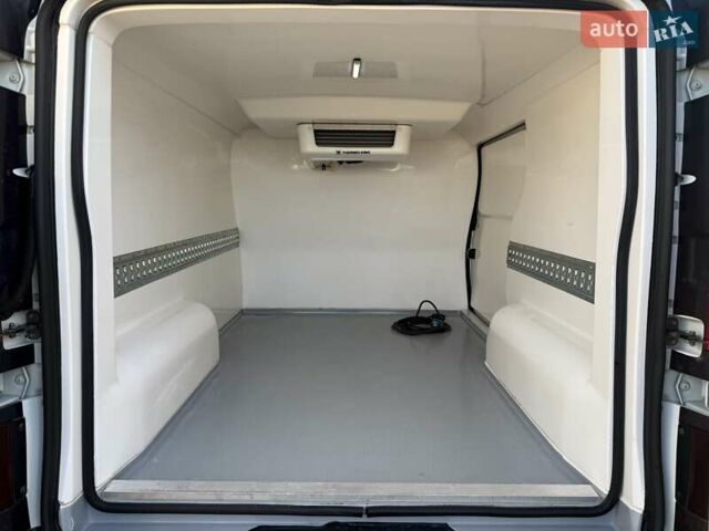 Белый Рено Трафик, объемом двигателя 1.6 л и пробегом 219 тыс. км за 19700 $, фото 27 на Automoto.ua