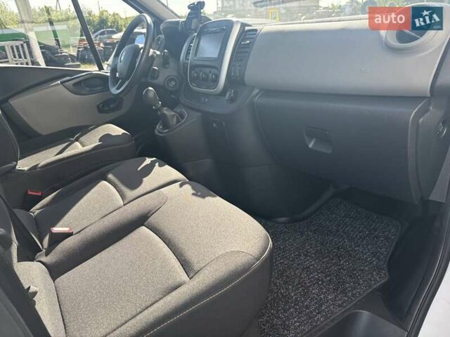 Белый Рено Трафик, объемом двигателя 1.6 л и пробегом 215 тыс. км за 19800 $, фото 6 на Automoto.ua