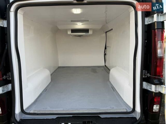 Білий Рено Трафік, об'ємом двигуна 1.6 л та пробігом 150 тис. км за 19999 $, фото 18 на Automoto.ua