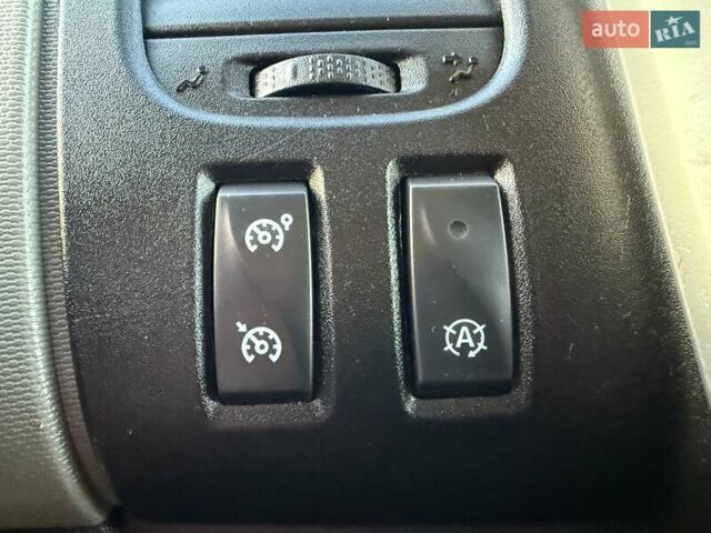 Білий Рено Трафік, об'ємом двигуна 1.6 л та пробігом 150 тис. км за 19999 $, фото 40 на Automoto.ua