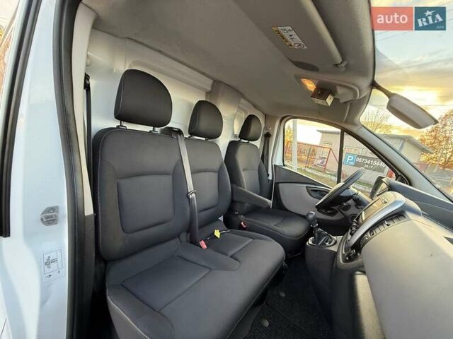 Білий Рено Трафік, об'ємом двигуна 1.6 л та пробігом 150 тис. км за 19999 $, фото 25 на Automoto.ua